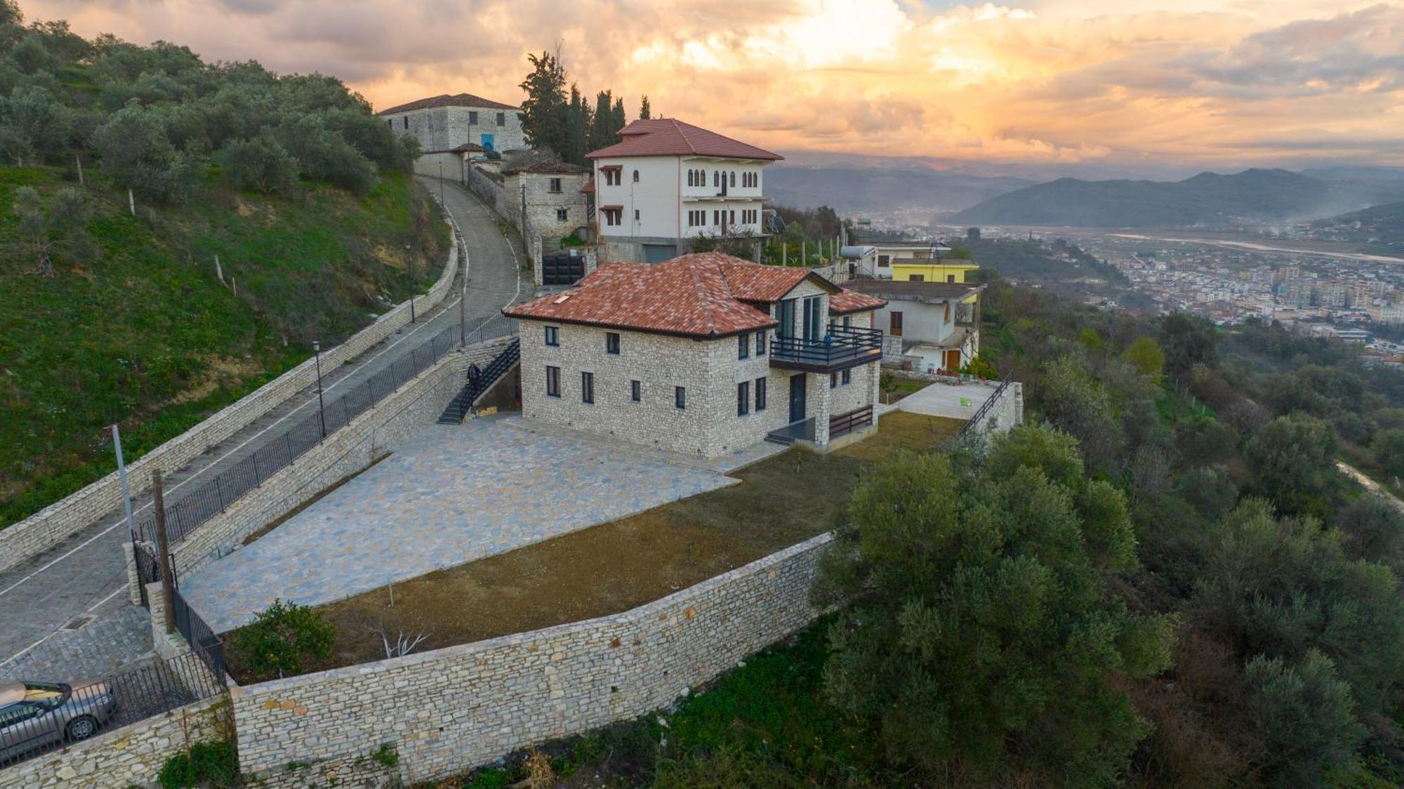 Villa Balliu Berat Bagian luar foto